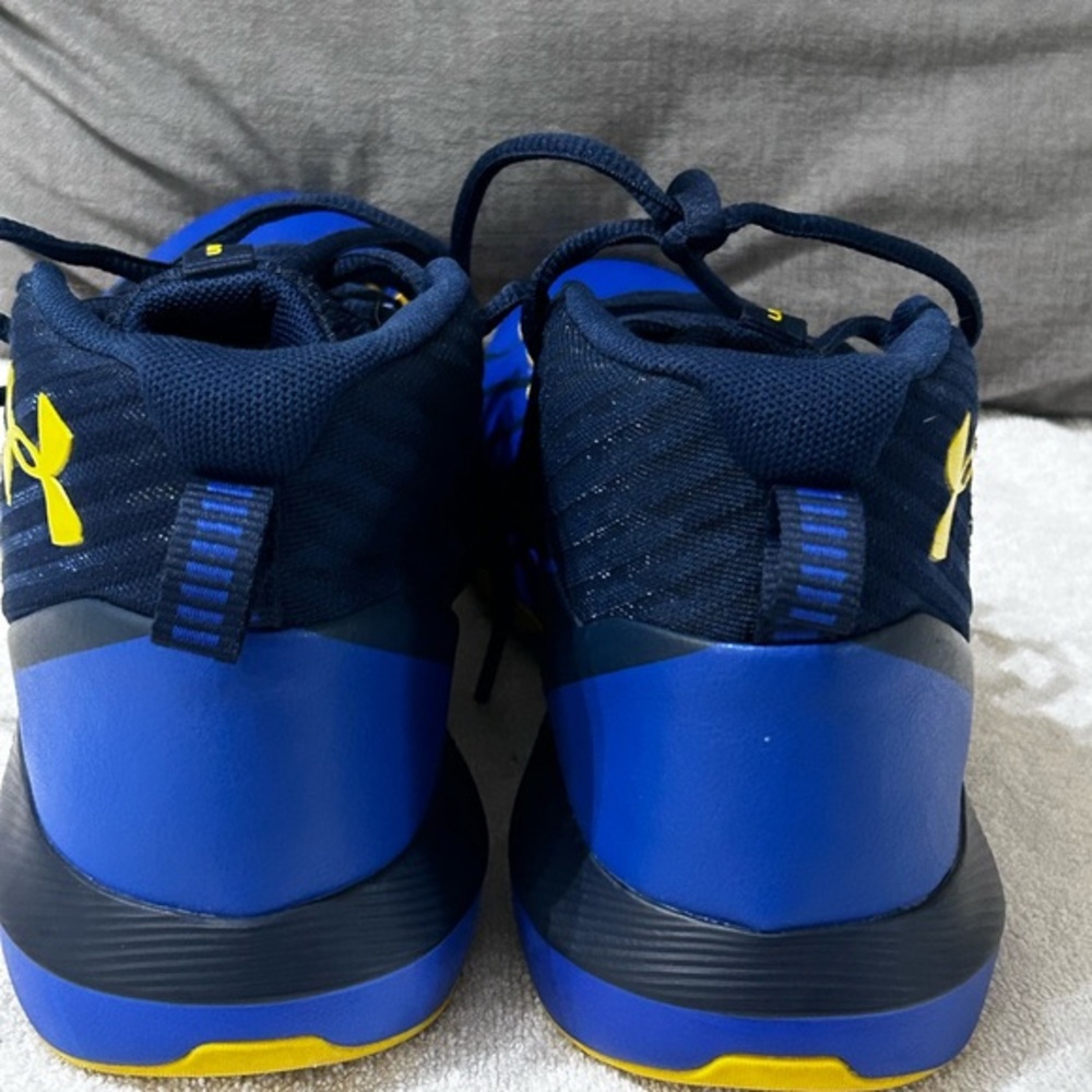Under armour youth lockdown blue and yellow‎ sneakers size 6, barely worn - Picture 3 of 15